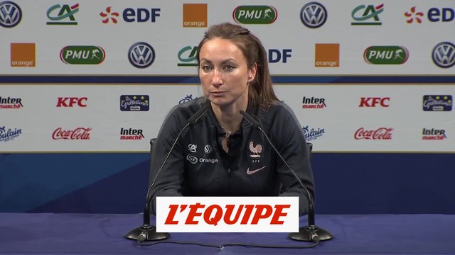 Thiney «pas du tout sensible» à l'égalité hommes-femmes pour les primes - Foot - Bleues