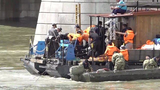 발견된 시신 신원 확인 중...우리 측 잠수사 첫 투입 / YTN