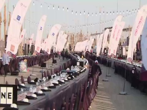 Mısır'da dünyanın en uzun iftar sofrası kuruldu