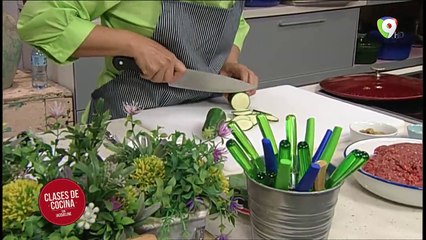Hoy en Clases de cocina Rollo de papa, calabacín y carne/Rollo de papa, calabacín, tomate y queso