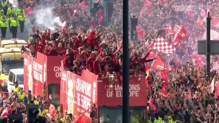 Une ambiance de folie dans les rues de Liverpool