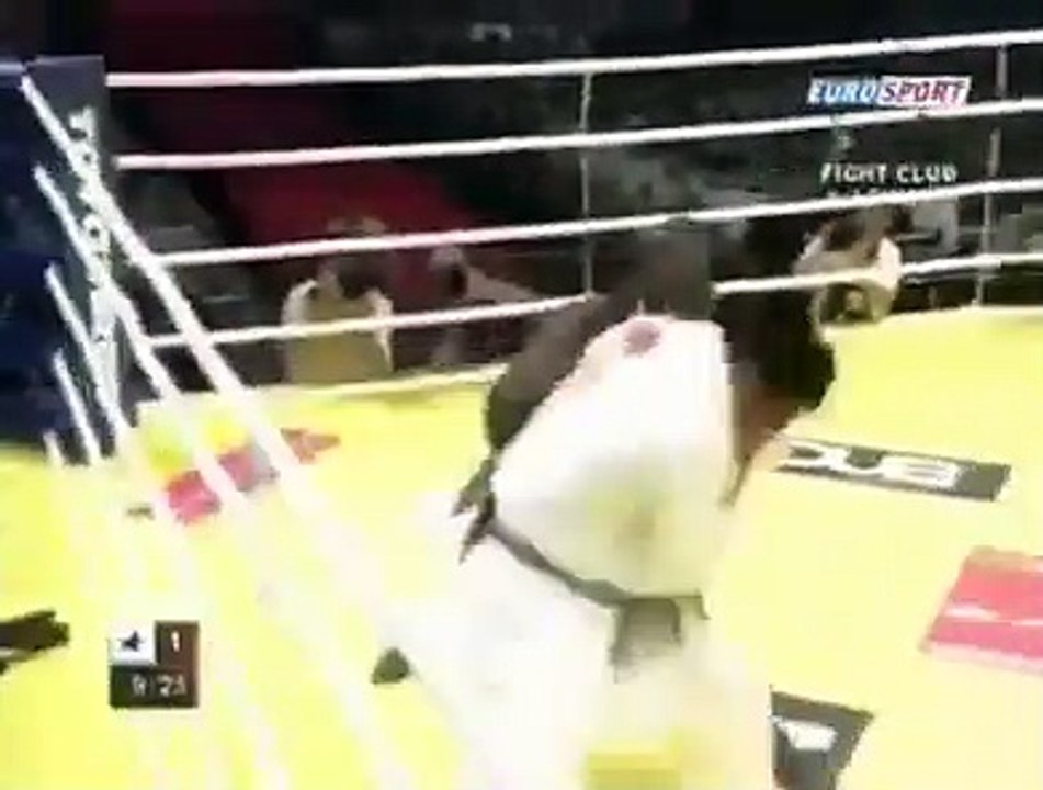 Lật ngược tình thế nhờ BJJ 1 cách hiệu quả.