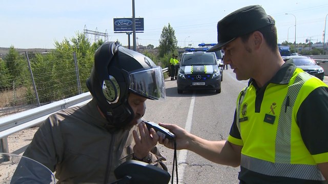 DGT realizará 25.000 pruebas diarias de alcohol y drogas esta semana