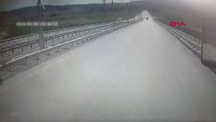 KÜTAHYA İşçi otobüsüne çarpan hafif ticari aracın sürücüsü öldü - EK