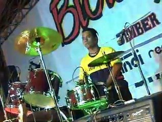 Dian Ratih - Kerja Lembur [Official Music Video]