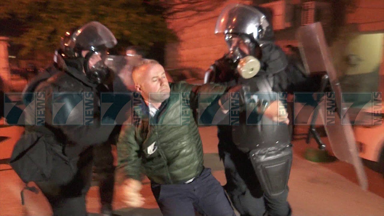PD AKUZON QEVERINE SE PO PRANGOS QYTETARET PER T’I FRIKESUAR, - News, Lajme - Kanali 7