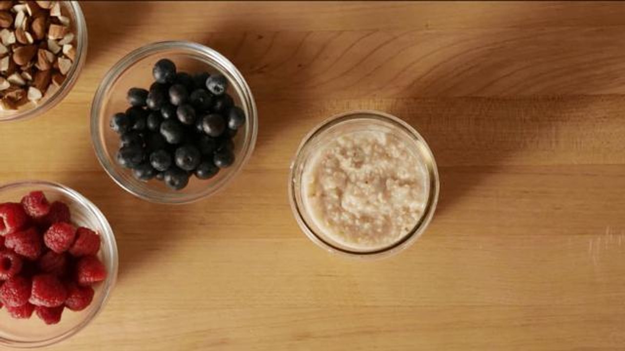 Healthy Hack: DIY Instant Oatmeal Jars