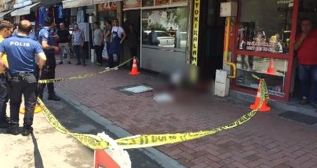 Cani adam, sokak ortasında tartıştığı adamın boğazını kesti