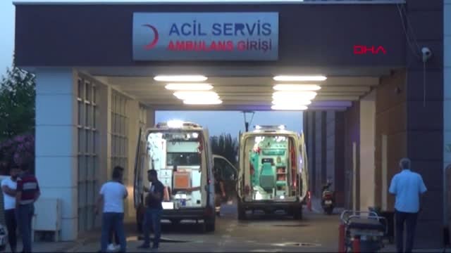 ADIYAMAN Şarampole devrilen hafif ticari araçtaki 7 kişi yaralandı