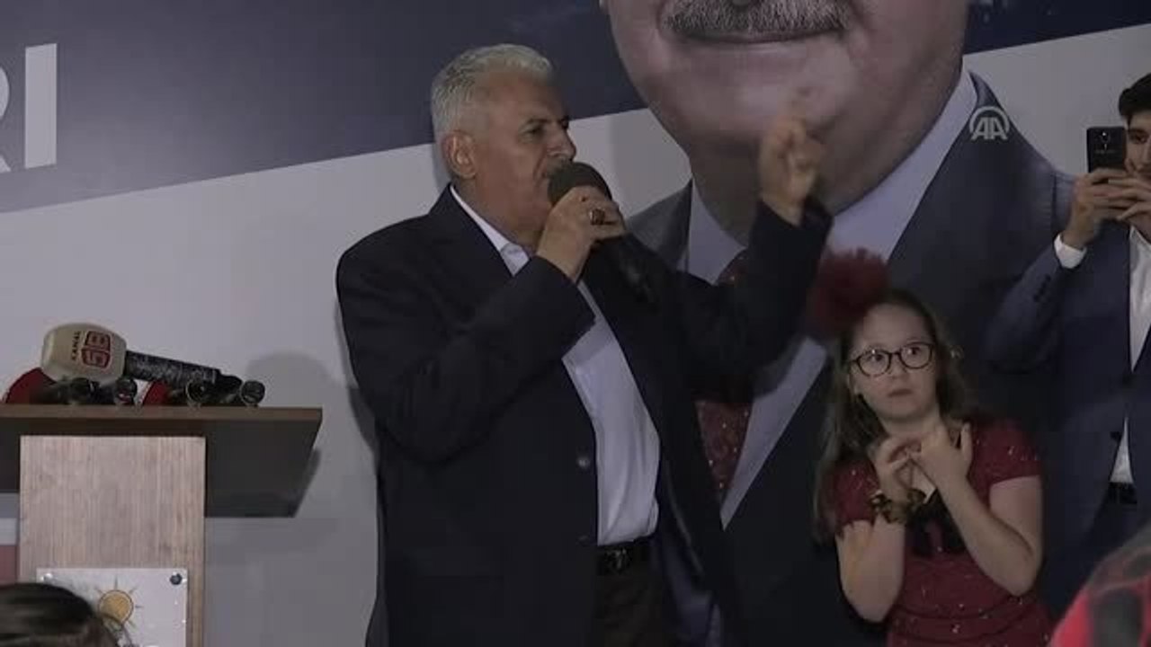 Binali Yıldırım: "Dağ gibi sorunları dağ gibi hizmetlere dönüştürdüm"
