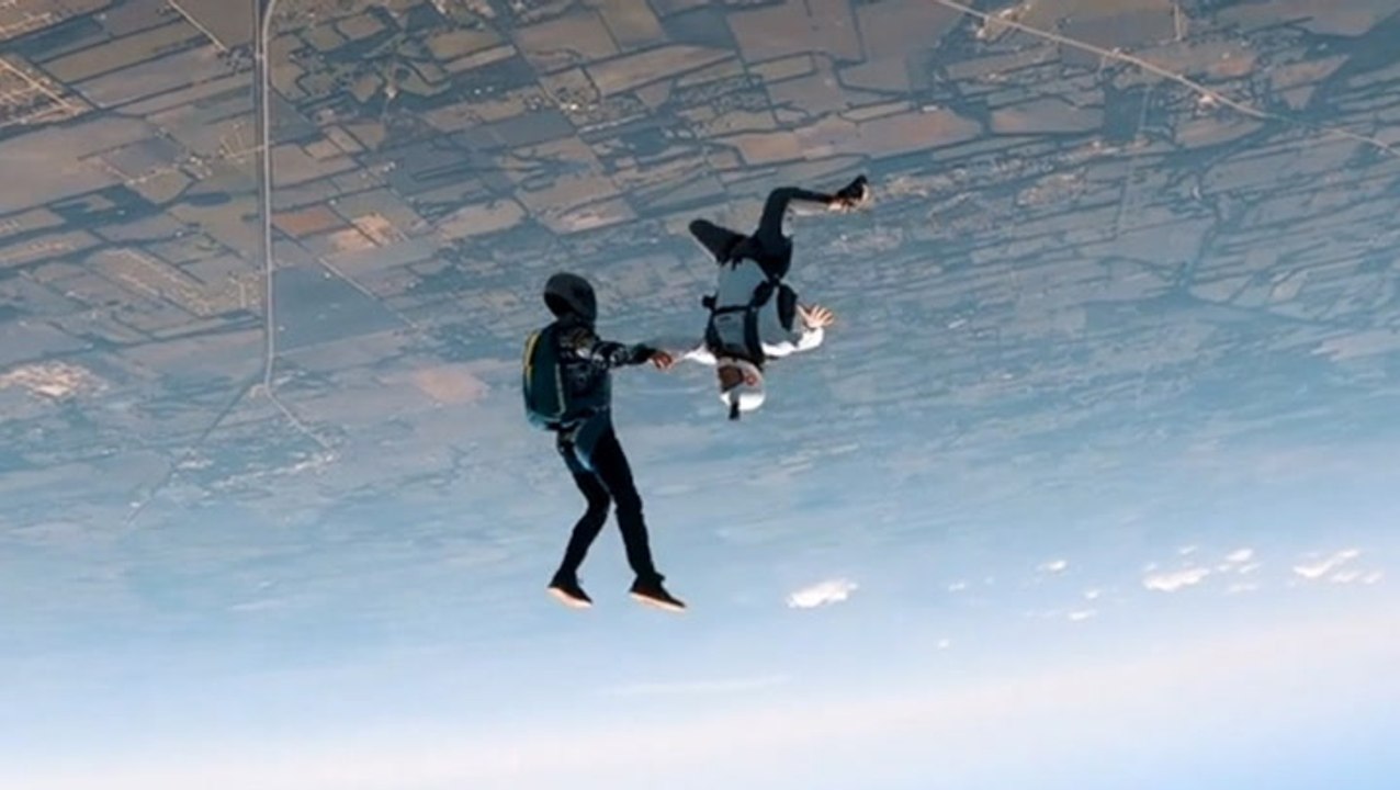 Mesmerizing Freeflying 'Dance'