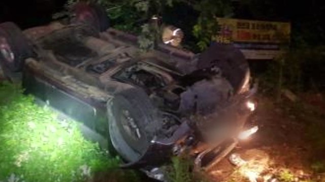 파주에서 승합차 추락...2명 사망·2명 부상 / YTN