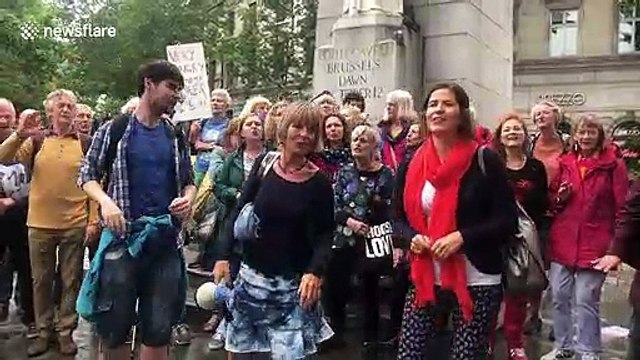 Activist choir in London mockingly serenades Trump goodbye