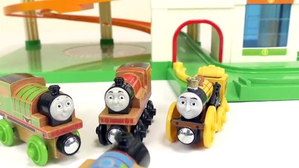 Giant Cockroach and Spider in Tayo the little bus garage Toy Monster insect Story Ironman Rescue