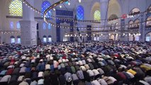 Büyük Çamlıca Camii'nde ilk bayram namazını Ali Erbaş kıldırdı