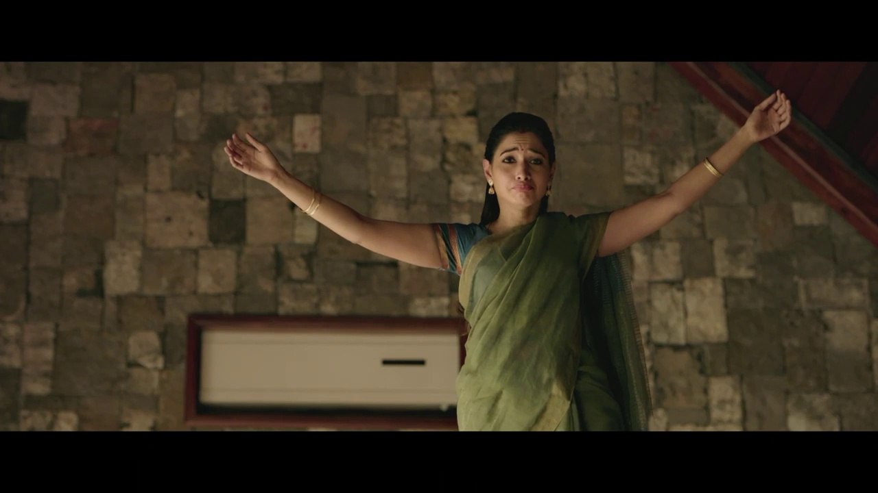 Devi   2 - Moviebuff Sneak Peek 02  Prabhu Dheva Tamanna Bhatia   Vijay