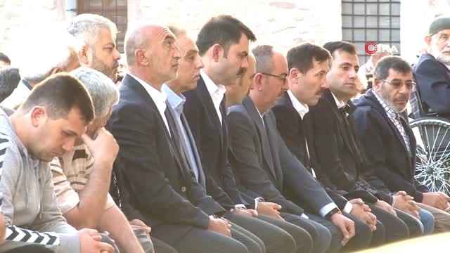 Bakan Murat Kurum, bayram namazını Konya'da kıldı