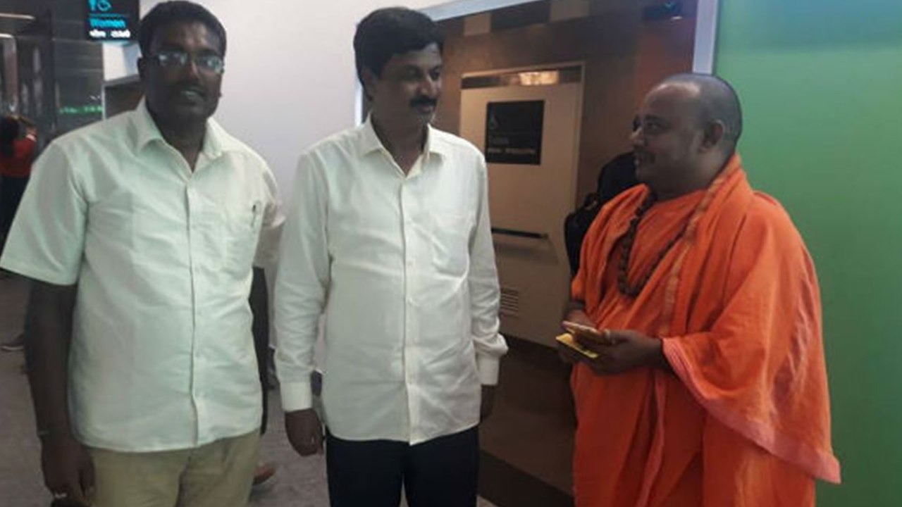 ರಮೇಶ್ ಜಾರಕಿಹೊಳಿಗೆ ವಾಲ್ಮೀಕಿ ಪೀಠದ ಸ್ವಾಮೀಜಿ ಹೇಳಿದ ಬುದ್ದಿಮಾತೇನು?  | Oneindia Kannada