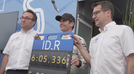 Скачать видео: Vídeo: Volkswagen ID. R record en Nürburgring