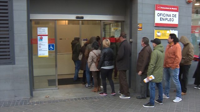 El paro cae en 84.075 personas y marca su nivel más bajo en diez años