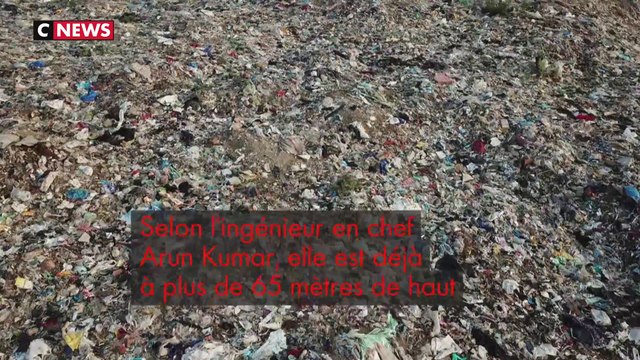 La montagne d'ordures de New Delhi sera bientôt plus haute que le Taj Mahal