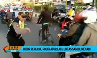 Unik! Polisi Atur Lalu Lintas di Jalur Pantura dengan Berjoget