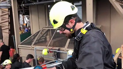 "Une descente impressionnante" : on a testé pour vous la tyrolienne géante de la tour Eiffel