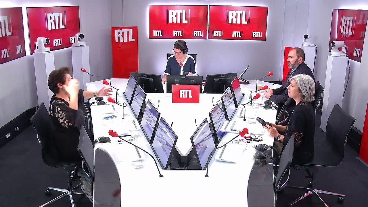 Les actualités de 12h30 - Coupe du Monde 2019 : Macron rend visite aux Bleues