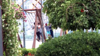 Bayram tatiliyle İzmir’de sokaklar bomboş kaldı