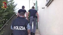 RTV Ora - Trafik droge dhe prostitucion, shkatërrohen dy banda shqiptare në Itali