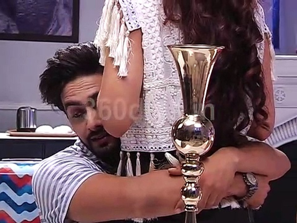 Dil Toh Happy Hai Ji | RV Gifts Diamond Necklace to Happy | दिल तो हैप्पी है जी