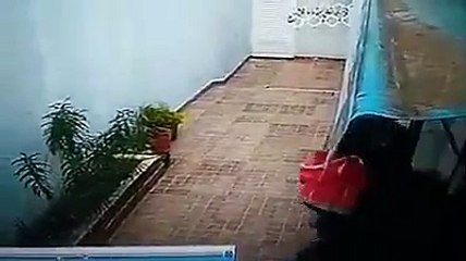 Pareja con un bebé torturó a dos ancianas y les desvalijó la casa