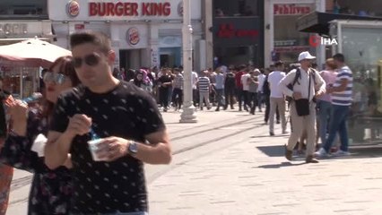 Taksim ve İstiklal'de bayram yoğunluğu