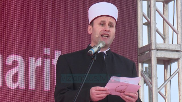 Besimtarët muslimanë festojnë sot Fiter Bajramin - News, Lajme - Vizion Plus