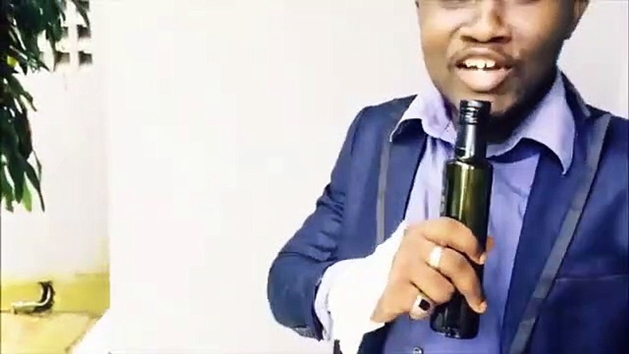 Regardez l'imitation de ce jeune homme sur Dj Venom. A mourir de rire !