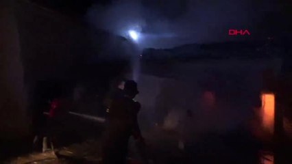 Çanakkale Bayramiç'te iki depo yandı, sahibi fenalaştı