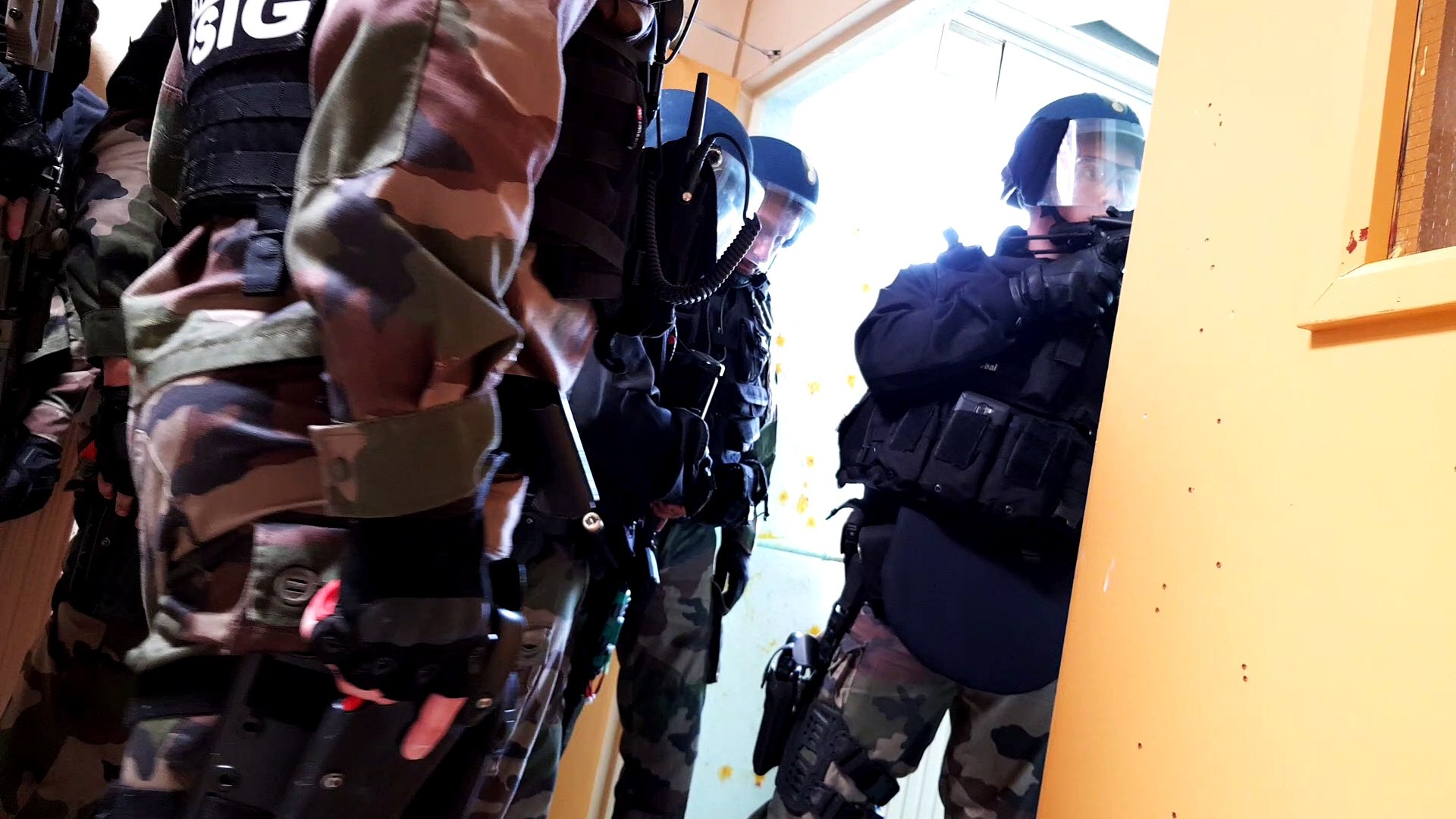 Auboué: exercice du peloton de surveillance et d'intervention (PSIG) de la  Compagnie de gendarmerie de Briey - Vidéo Dailymotion