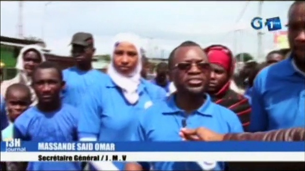 RTG - Opération de nettoyage des différentes artères dans le 5e arrondissement de Libreville par des jeunes musulmans volontaires