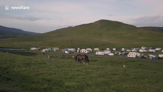 Beautiful English countryside draws hundreds of caravans for annual fair