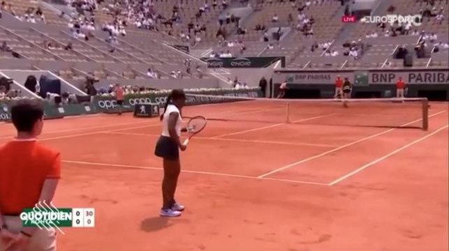 Quotidien Roland-Garros 2019 pourquoi les tribunes VIP sont systématiquement vides pendant les matchs
