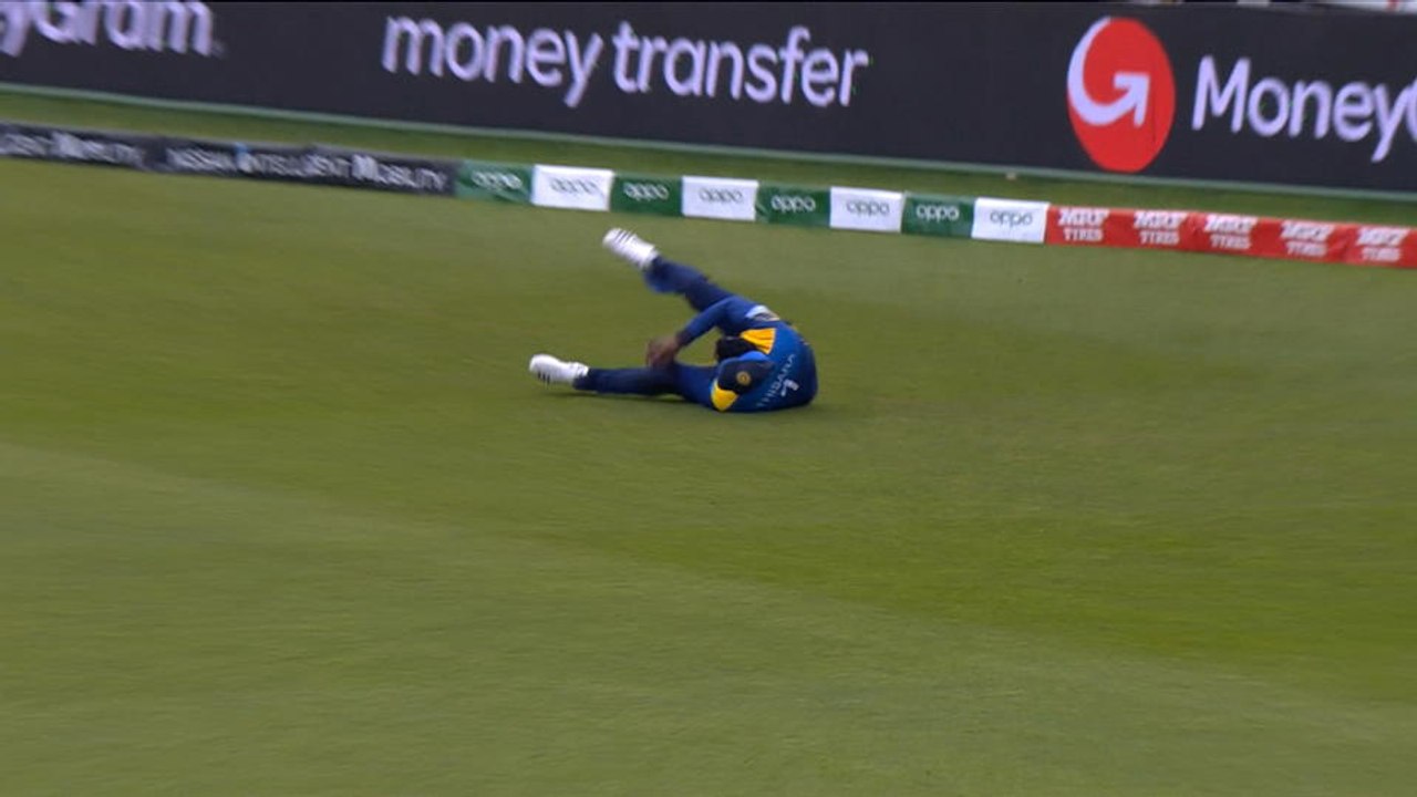 Perera takes incredible catch