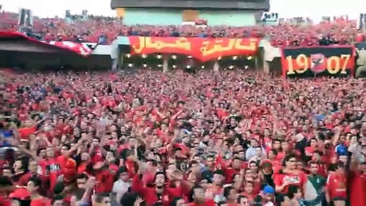 اغنية التالتة شمال.. بتهز استاد برج العرب قبل الهدف الثاني في الترجي .. اسمع صوت الجمهور