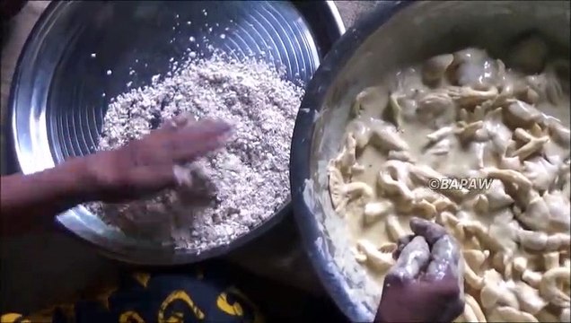 KFC Style Frit aux Champignons préparés dans mon Village, ma Mère / Village Aliments