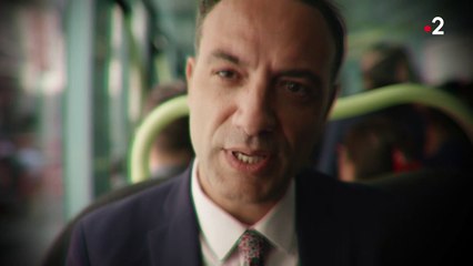 Eliott est hanté par le souvenir de son père (Ep202)