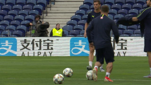 كرة قدم: الدوري الممتاز: شاكري وشاكا يتدربان مع منتخب سويسرا بعد النهائيات الأوروبية