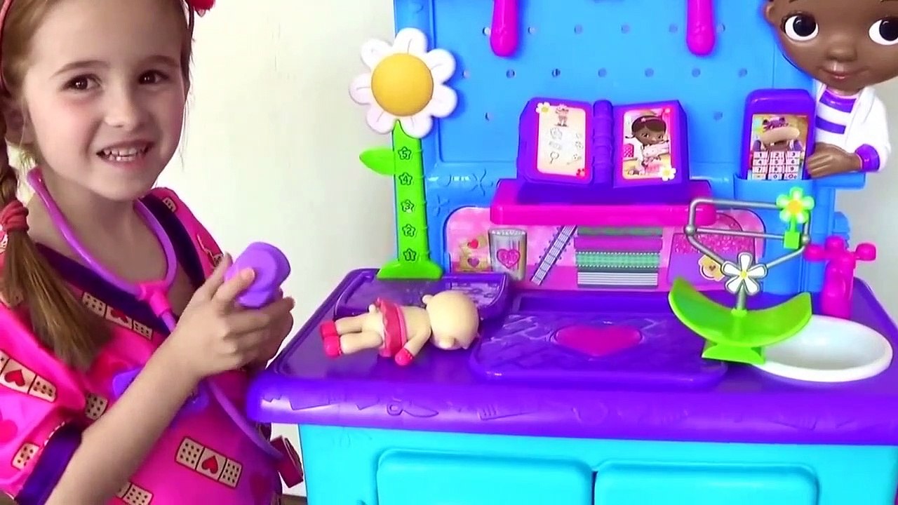 Doc McStuffins Toys!  Play Pet Vet Check up Center Toys!