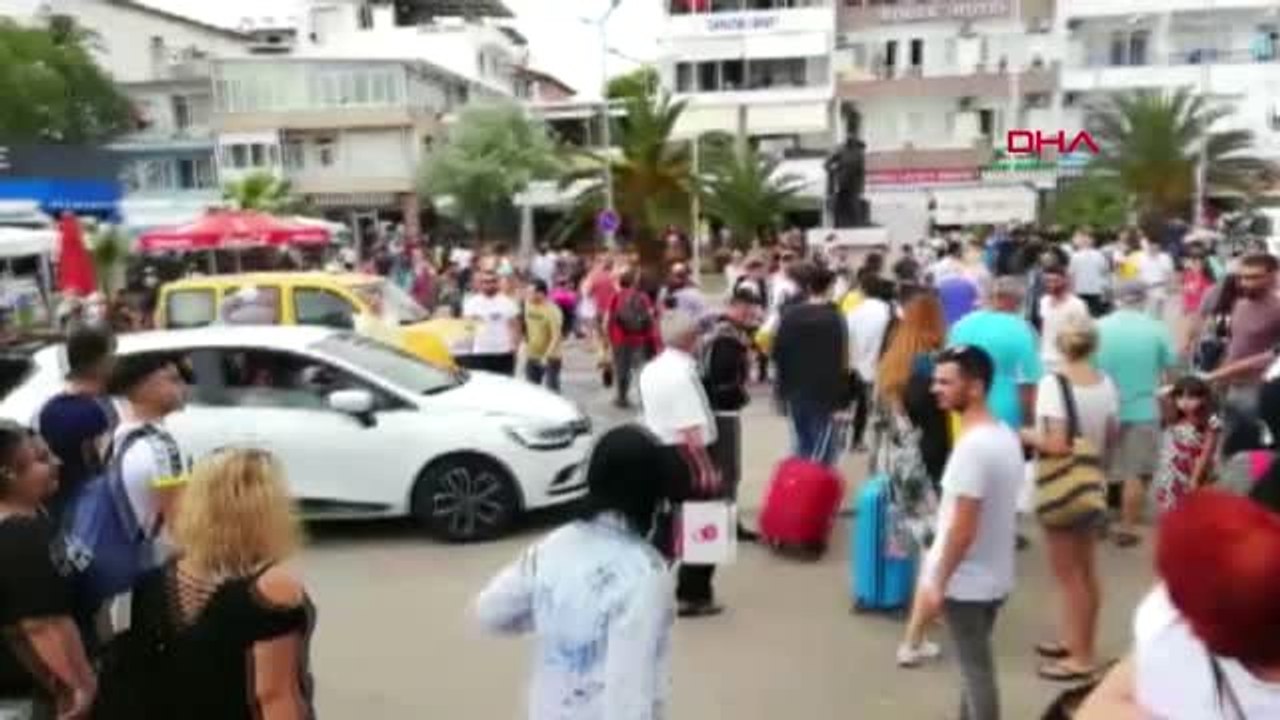 BALIKESİR AVŞA ADASI'NDA BAYRAM YOĞUNLUĞU