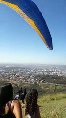Un chien attaque un parapentiste au décollage et s'en sort quasi indemne