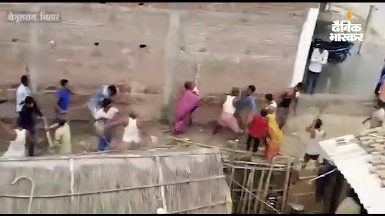 जमीन विवाद में दो गुटों के बीच मारपीट