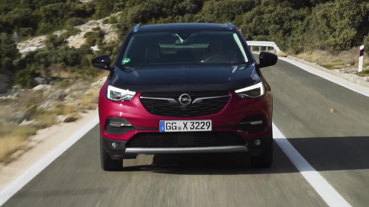 Opel wird elektrisch - CEO Lohscheller präsentiert Grandland X PHEV
